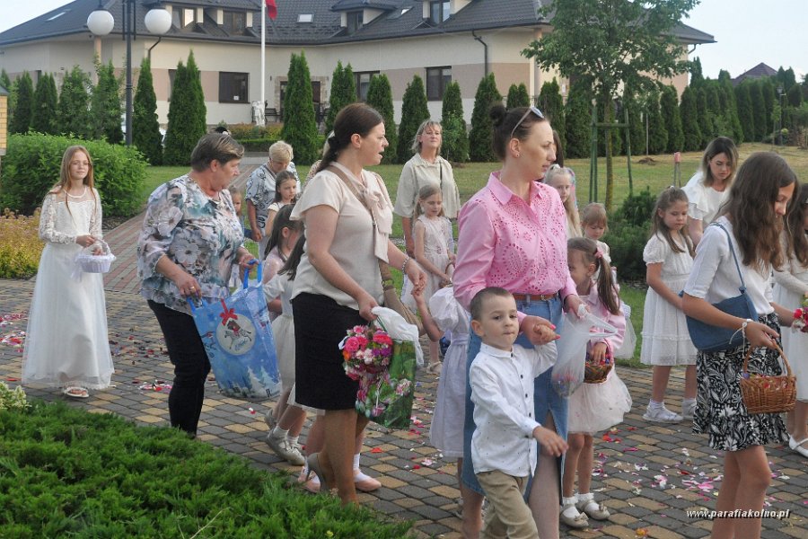 55 Procesja eucharystyczna.jpg